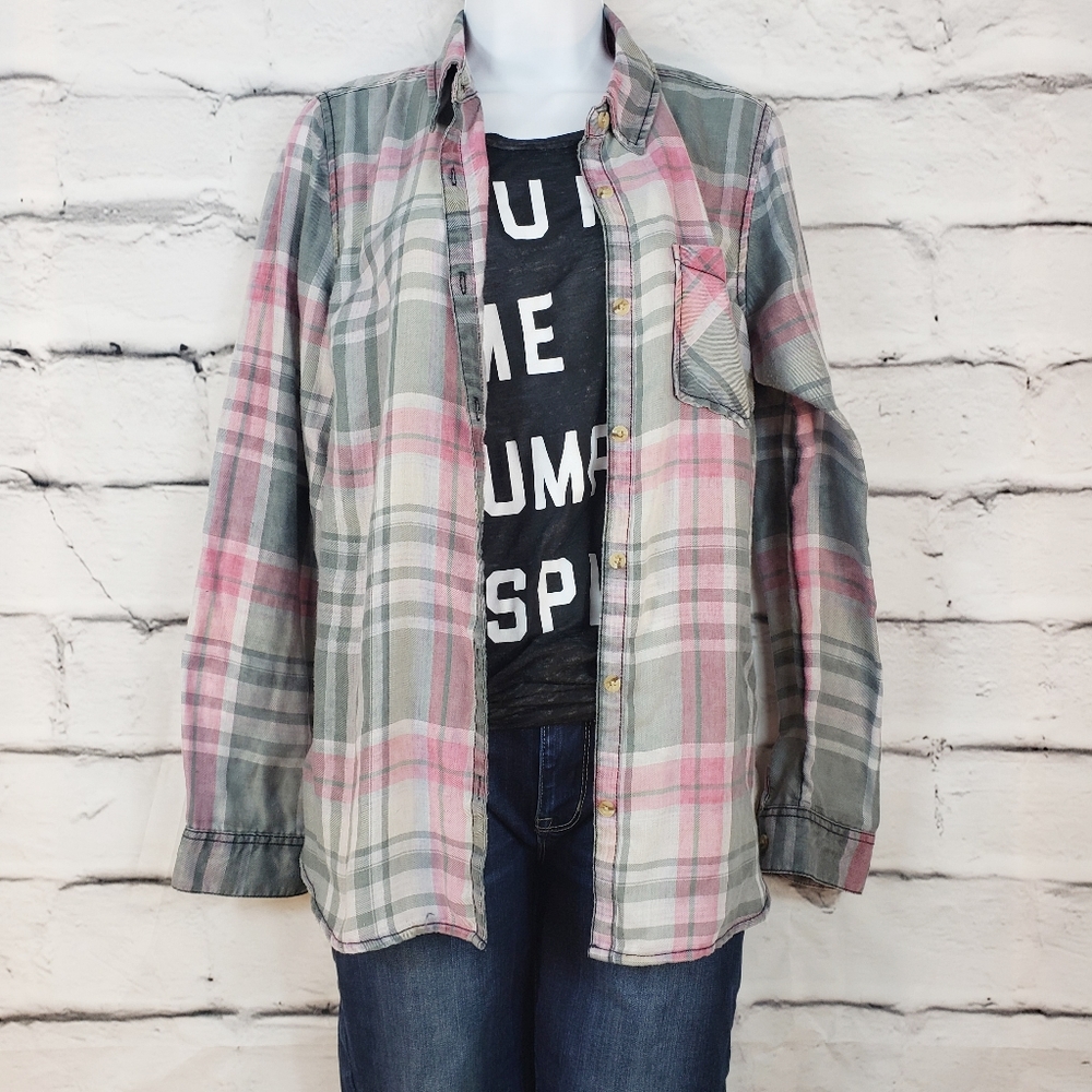 Maurices Gray and Pink Plaid Shirt Size M